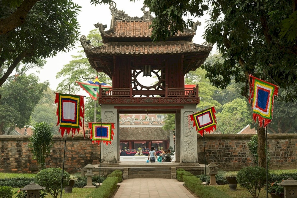 The Pavilion of Constellation (Khue Van Cac) is an iconic symbol of Hanoi, representing the beauty of literature and scholarly excellence (Source: Internet)